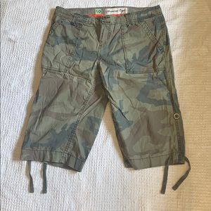 American Eagle Outfitters Camo Capris